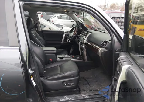 2018 Toyota 4Runner Sr5 Prem/Ltdl/Trail/Trd z USA, uszkodzony, nr VIN JTEBU5JR4J5515414